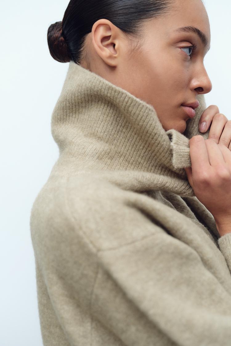 Johanna | Fashionable women's knitted jumper - S