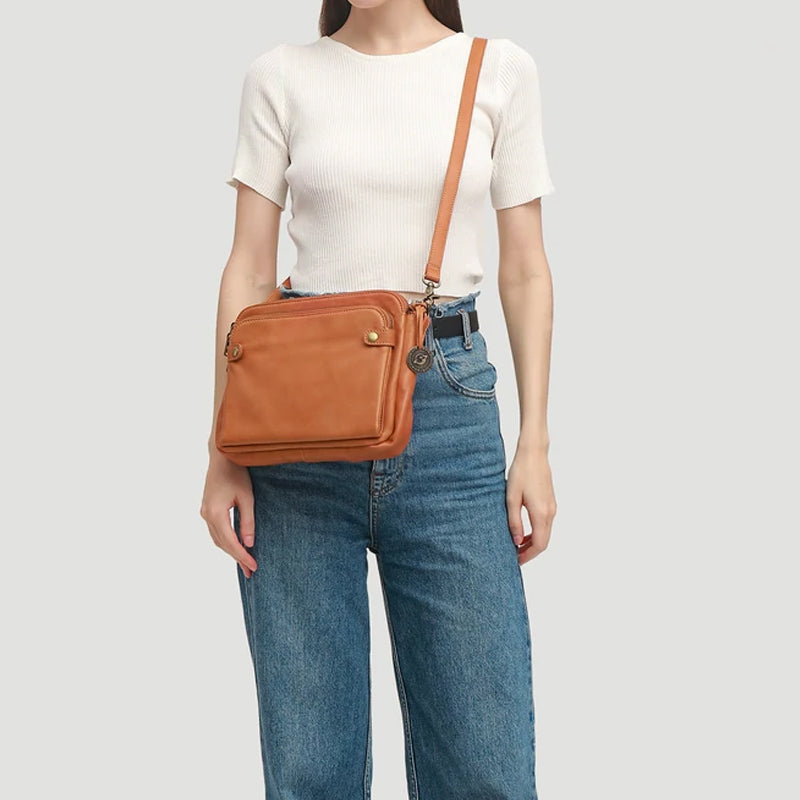 Cecilie | Shoulder bag and handbag made from three layers of leather - Brown