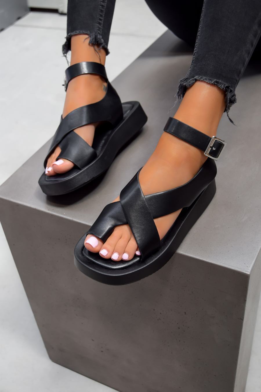 Shanah | Trendy Sandals with Antique Charm
