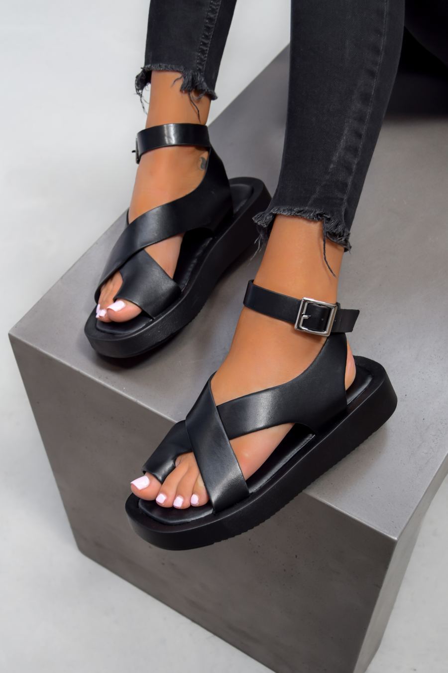Shanah | Trendy Sandals with Antique Charm