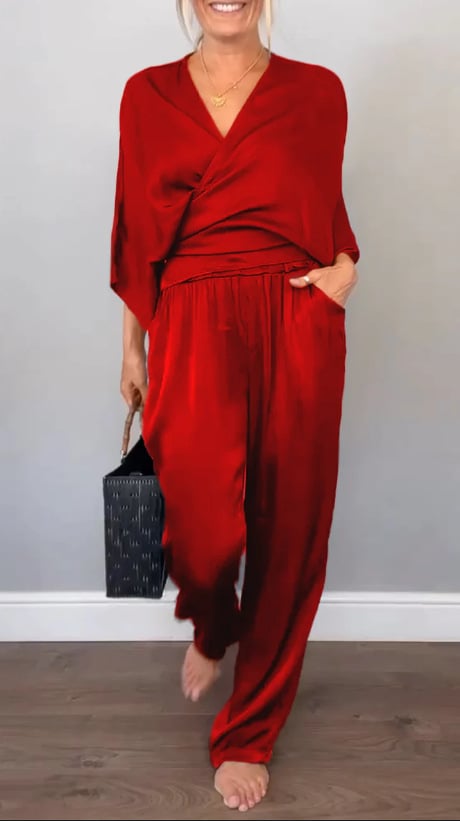 Ashlyn | Elegant Satin Set with V-Neck