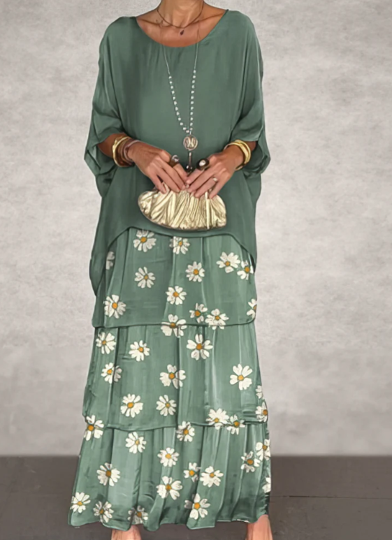 Freida | Chic and Wavy Evening Dress