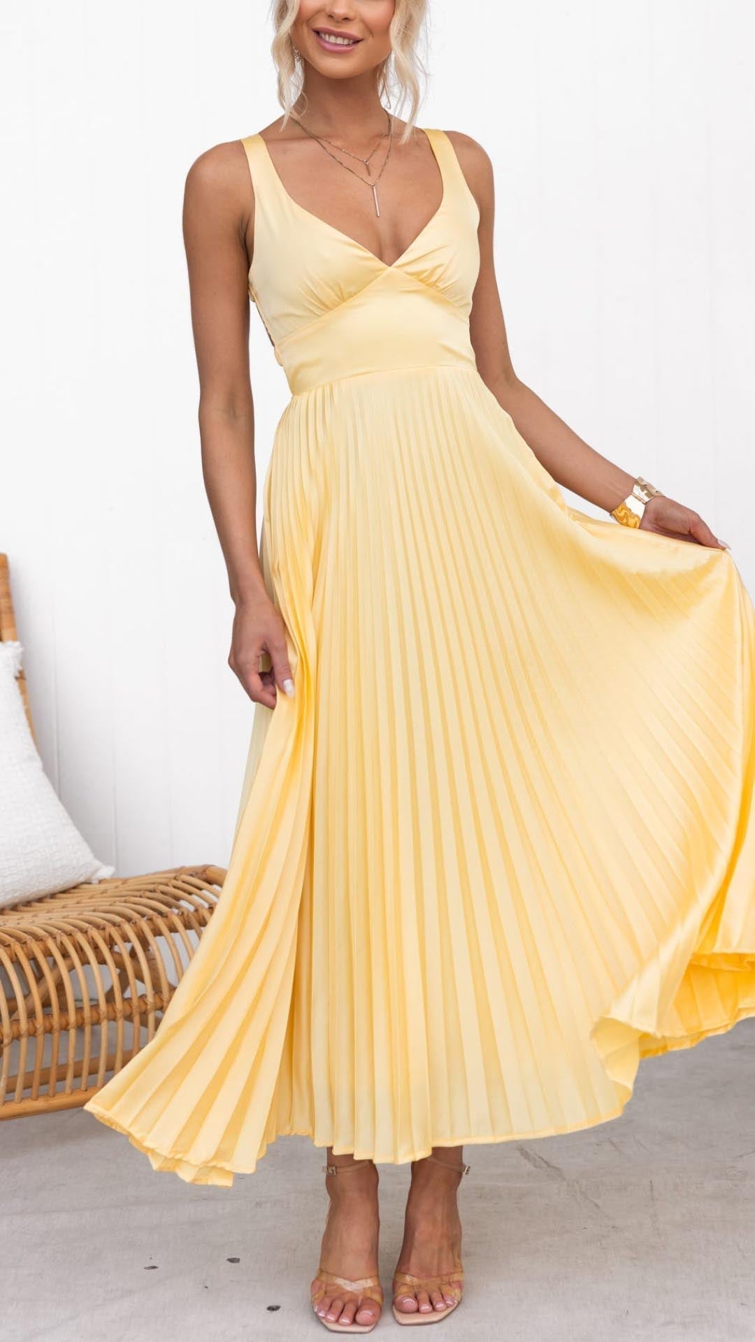 Selena | Elegant Pleated V-Neck Maxi Dress