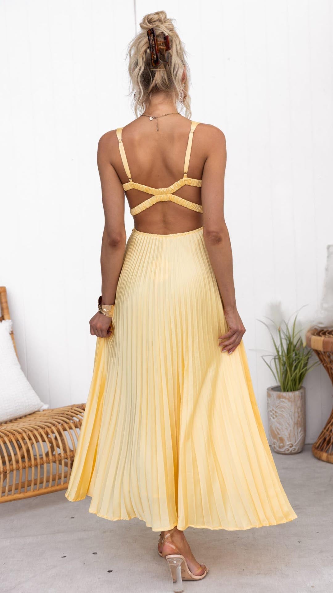 Selena | Elegant Pleated V-Neck Maxi Dress