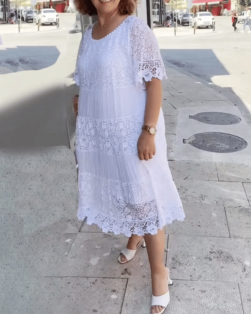 Maren | Summer dress with lace embroidery