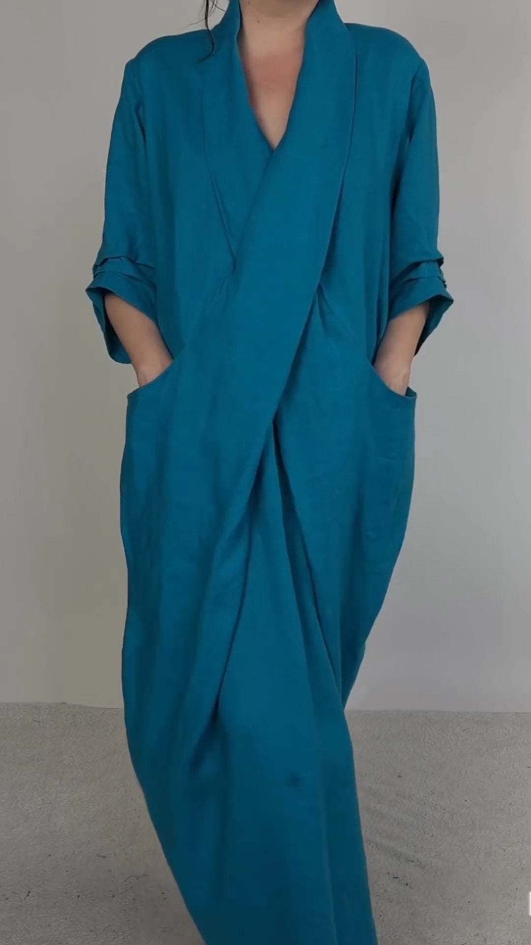 Aiya | Elegant Minimalist Dress with Pocket and V-Neck