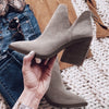 Bada | Suede boots with heel and pointed toe