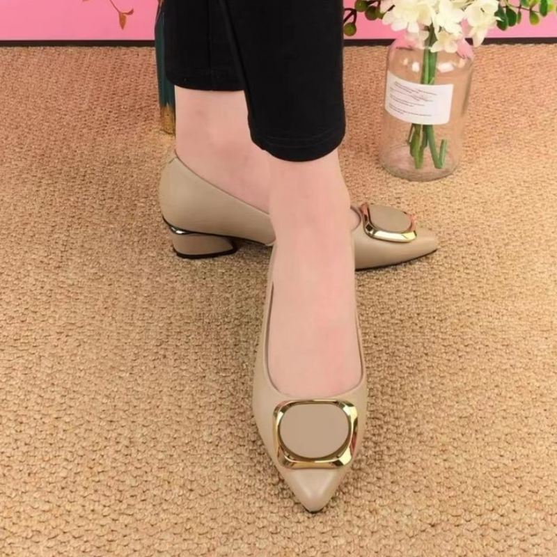 Kleo | Women's low shoes with flat pointed toe