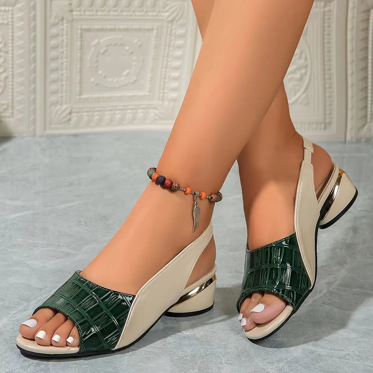 Alonna | Fashionable Roman Sandals with Chunky Heels