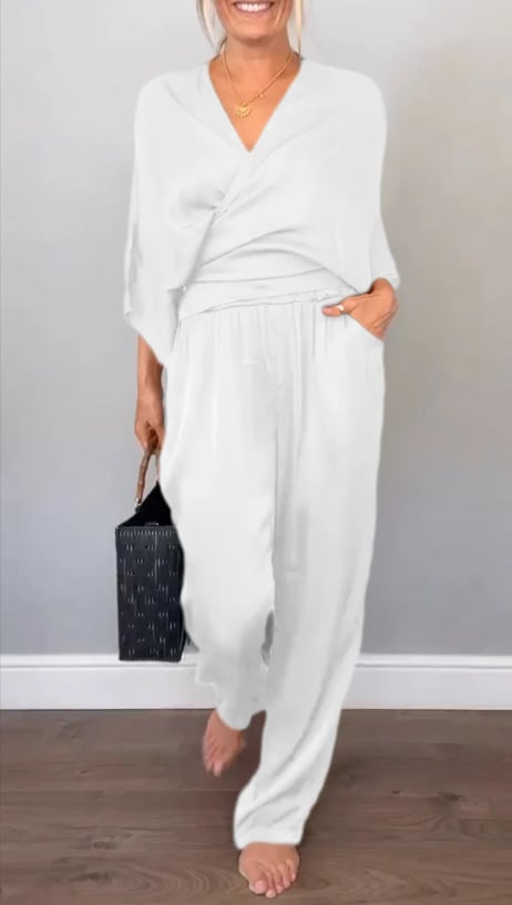 Ashlyn | Elegant Satin Set with V-Neck
