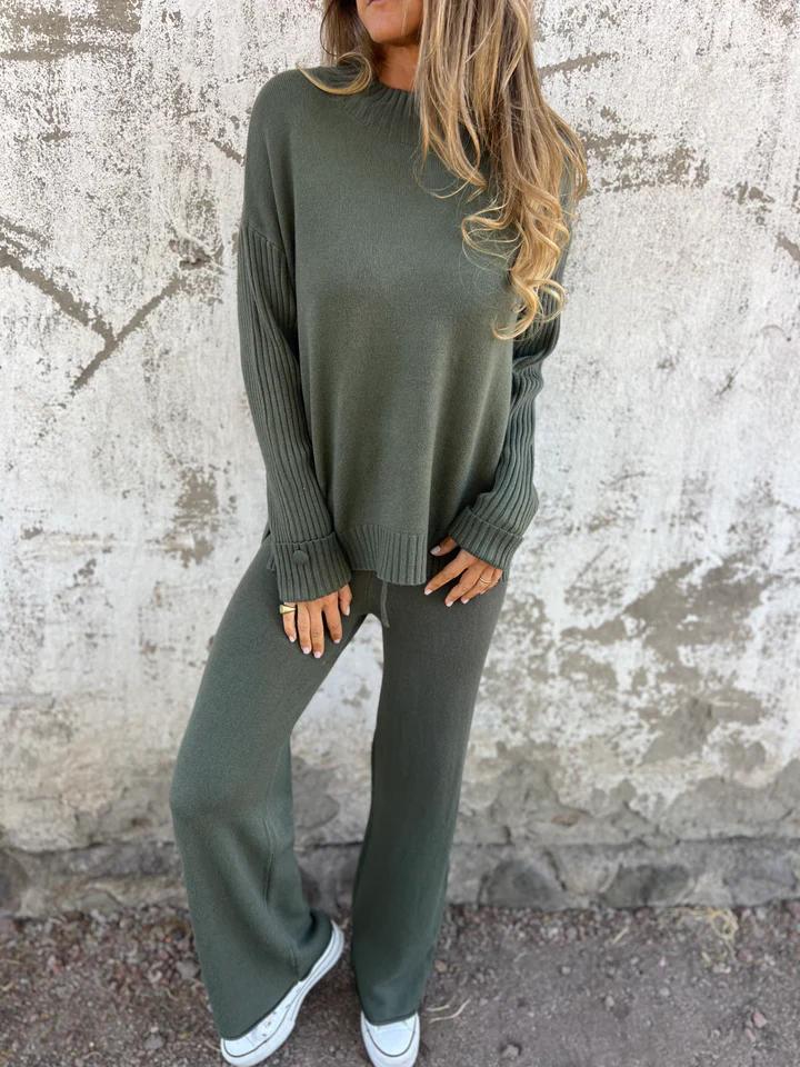 Leila | Casual two-piece suit with a round neckline and long sleeves - S / Dark green