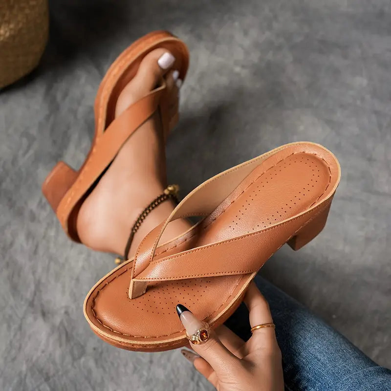 Mauv | Summery flip-flops with a chunky heel