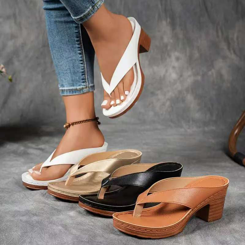 Mauv | Summery flip-flops with a chunky heel