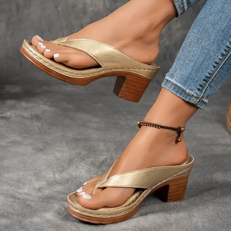 Mauv | Summery flip-flops with a chunky heel