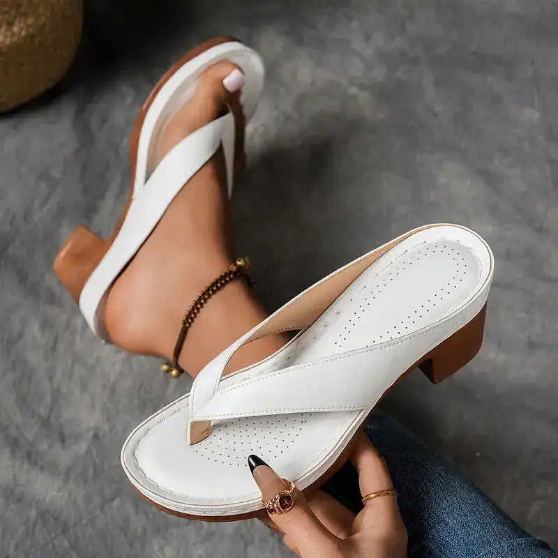 Mauv | Summery flip-flops with a chunky heel